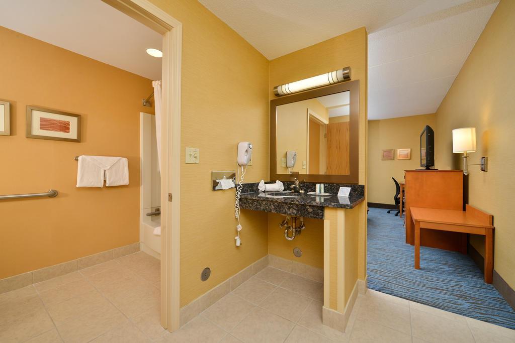 Spark By Hilton Plymouth Eksteriør bilde
